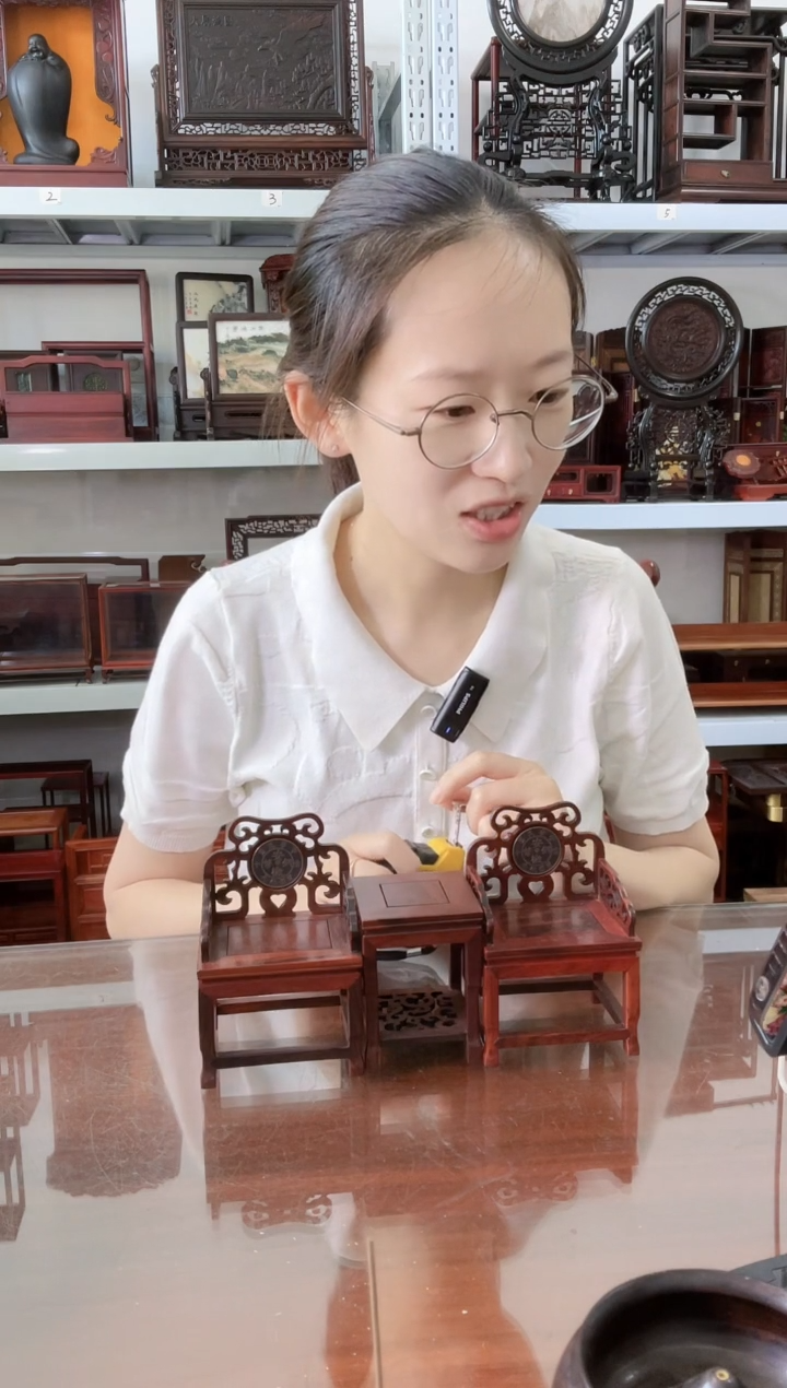 微凹黄檀（南美大红酸枝）太师椅有瑕疵23*7*12   65