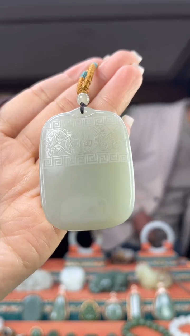 颈饰未镶嵌和田玉佩佩