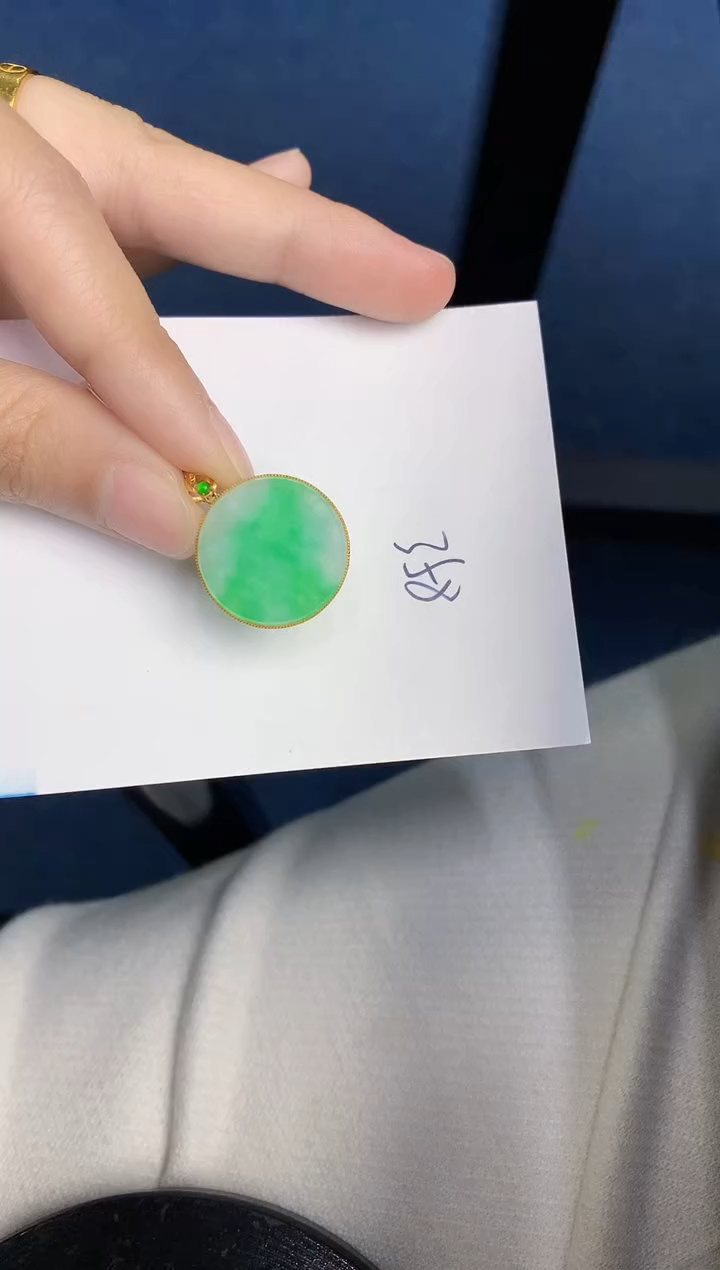 【闪购商品】翡翠颈饰18K金镶嵌000000000