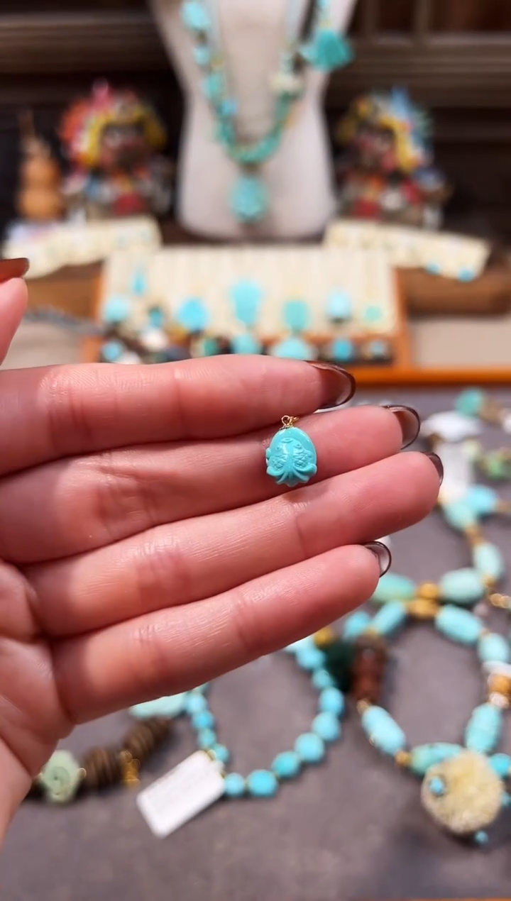 18K金镶嵌绿松石提溜锦鲤