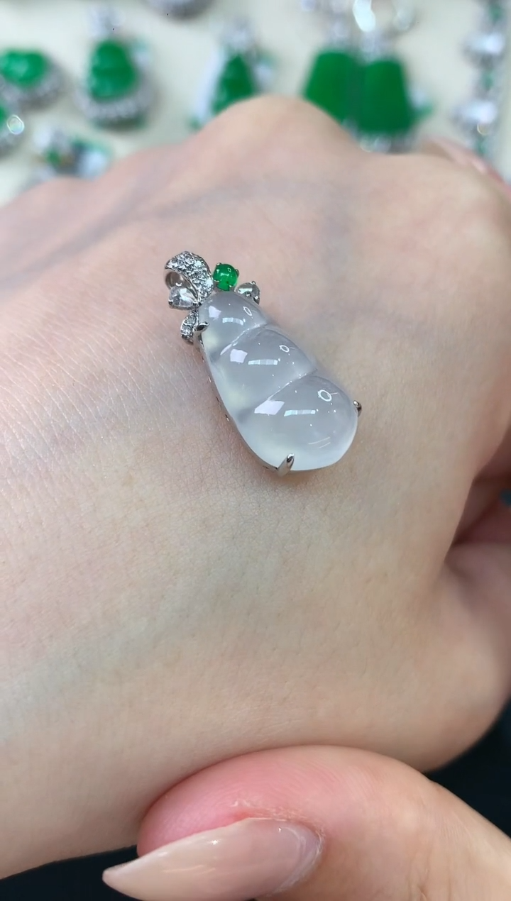 【闪购商品】翡翠吊坠(不含链)18K金镶嵌A303|4800