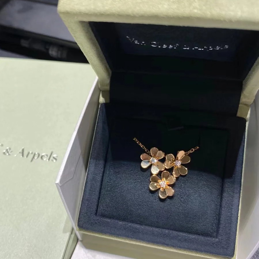 未使用 梵克雅宝 小花6欢 Frivole系列 三花三叶草项链 18K黄金