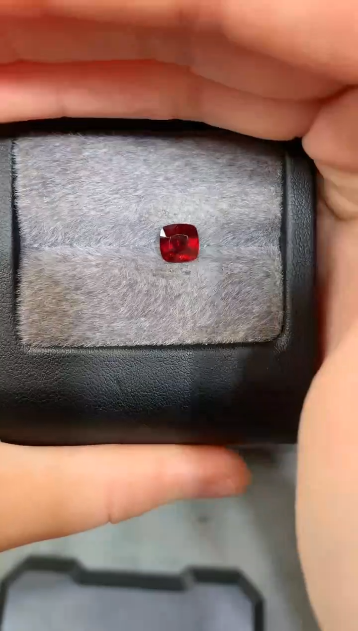 【闪购商品】定制尖晶石裸石未镶嵌枕型 亮鸽血色调 1.44ct