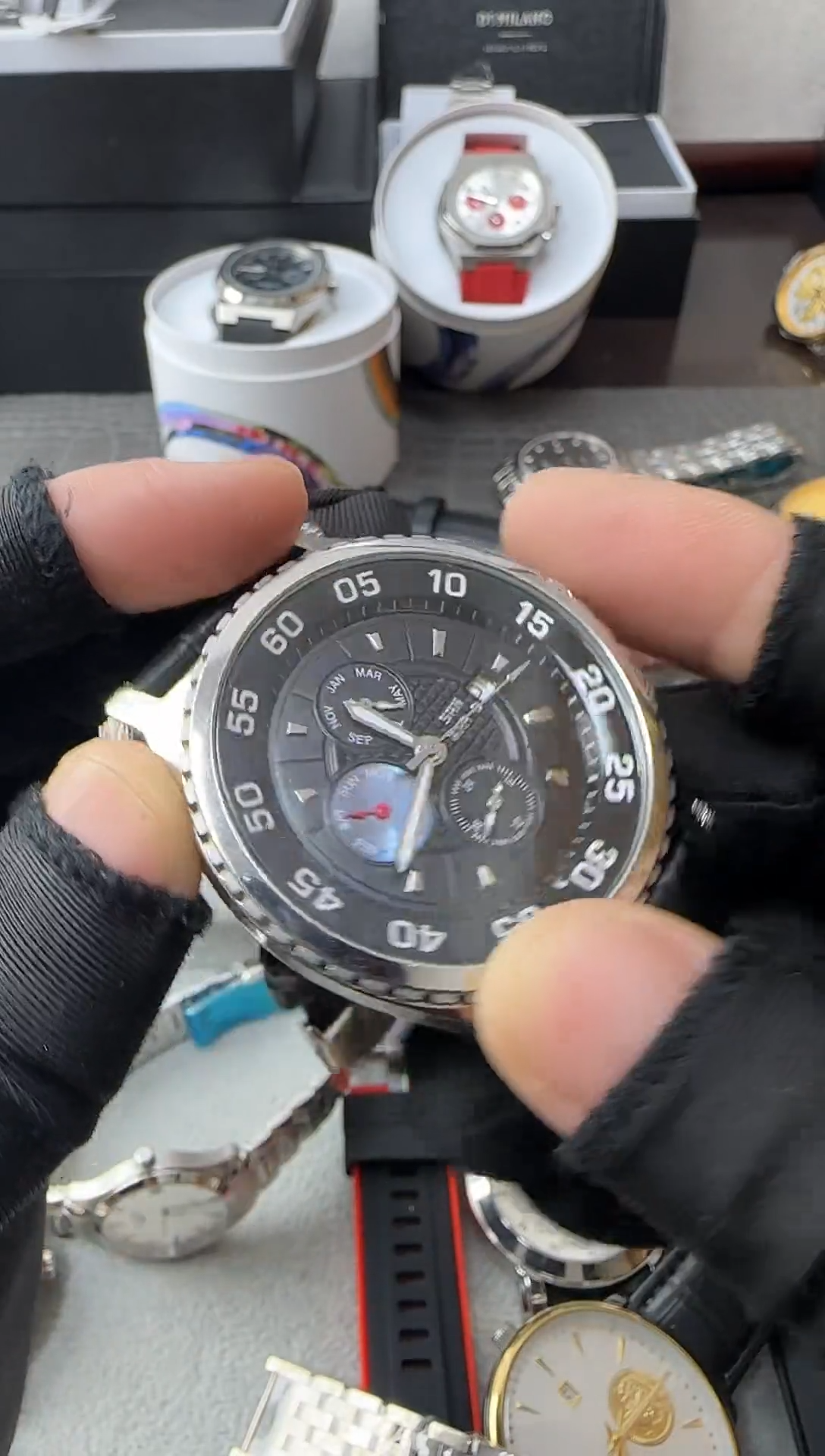 石英机芯锻造碳钢男士腕表