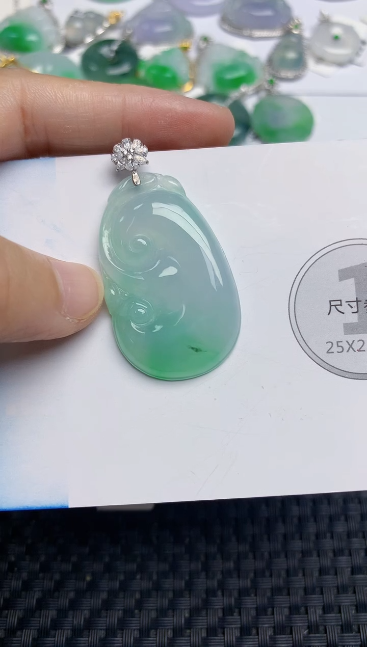 颈饰18K金镶嵌翡翠 天然缅甸A货翡翠百元以上9元证书费自理