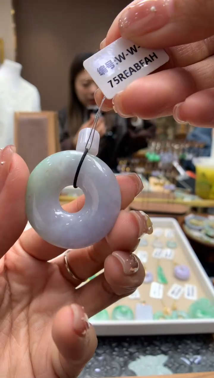 【闪购商品】翡翠颈饰未镶嵌甜甜圈