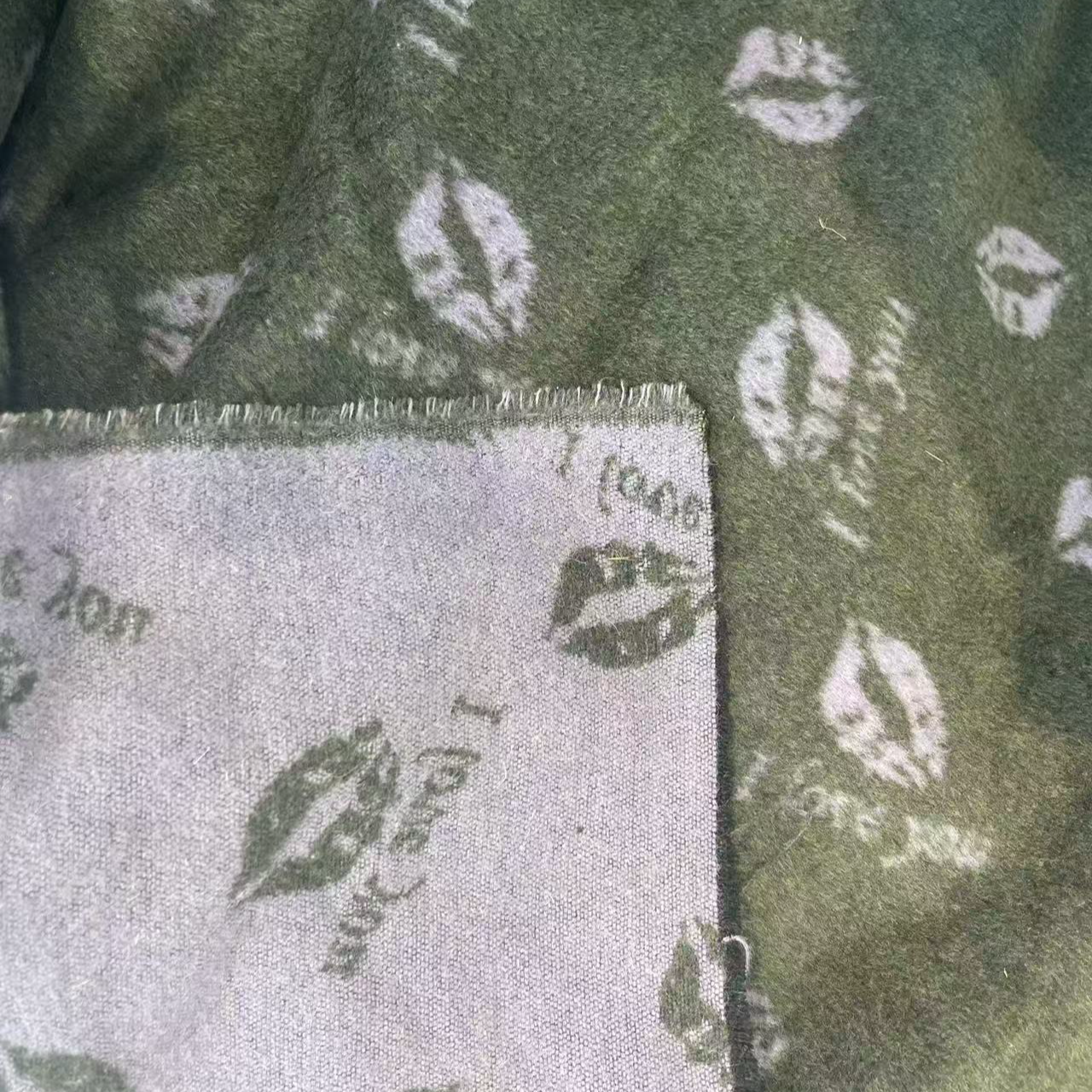 紫色羊绒服装面料