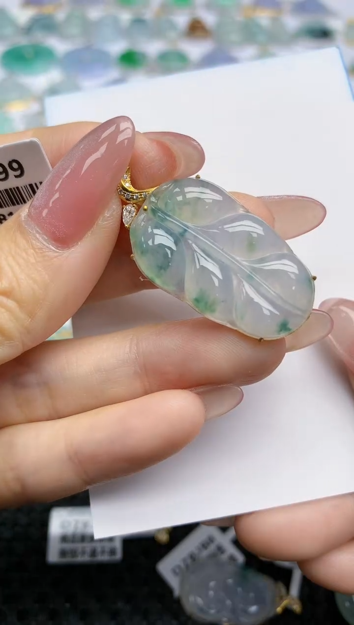 【闪购商品】翡翠挂件18K金镶嵌天然翡翠A货