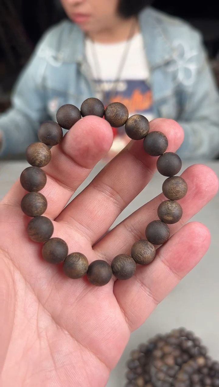 沉香沉香碎屑乌身沉水1.0单圈圆珠多样性发1