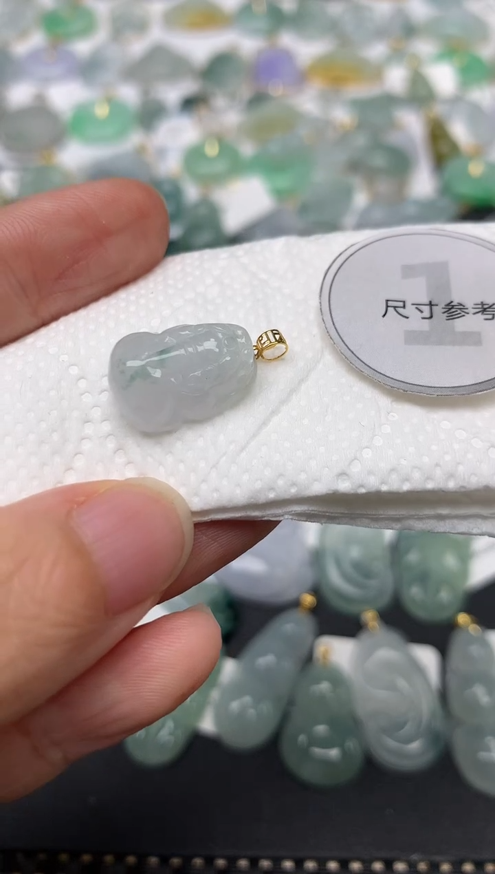 翡翠18K金镶嵌颈饰天然缅甸A货翡翠