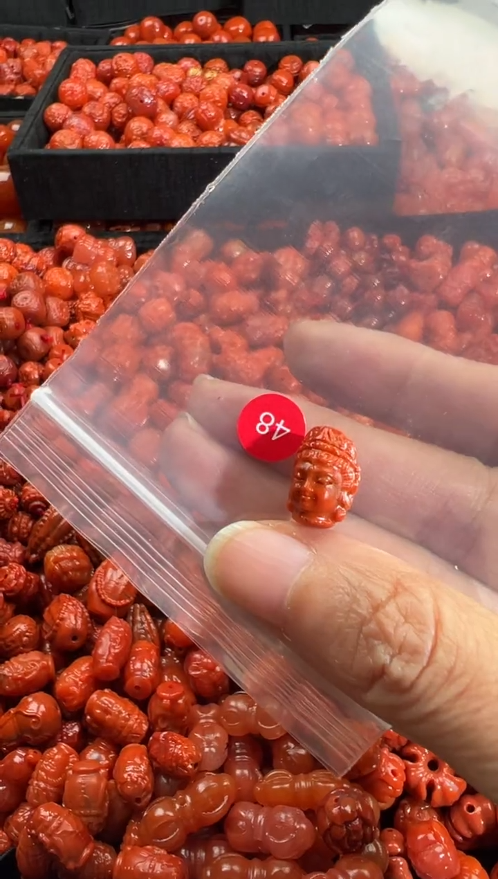 颈饰未镶嵌南红玛瑙1