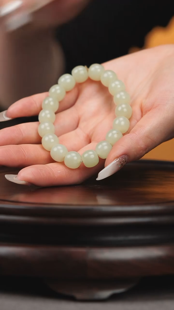 未镶嵌和田玉把件 