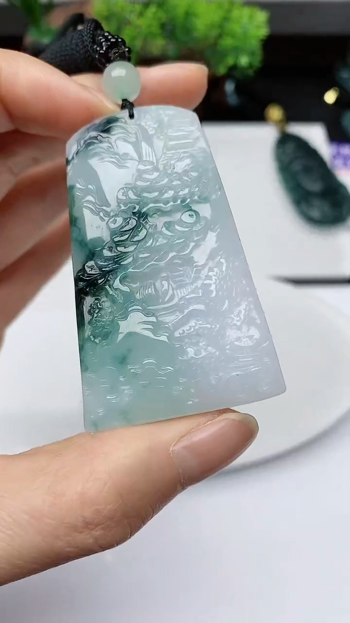 【闪购商品】翡翠颈饰未镶嵌