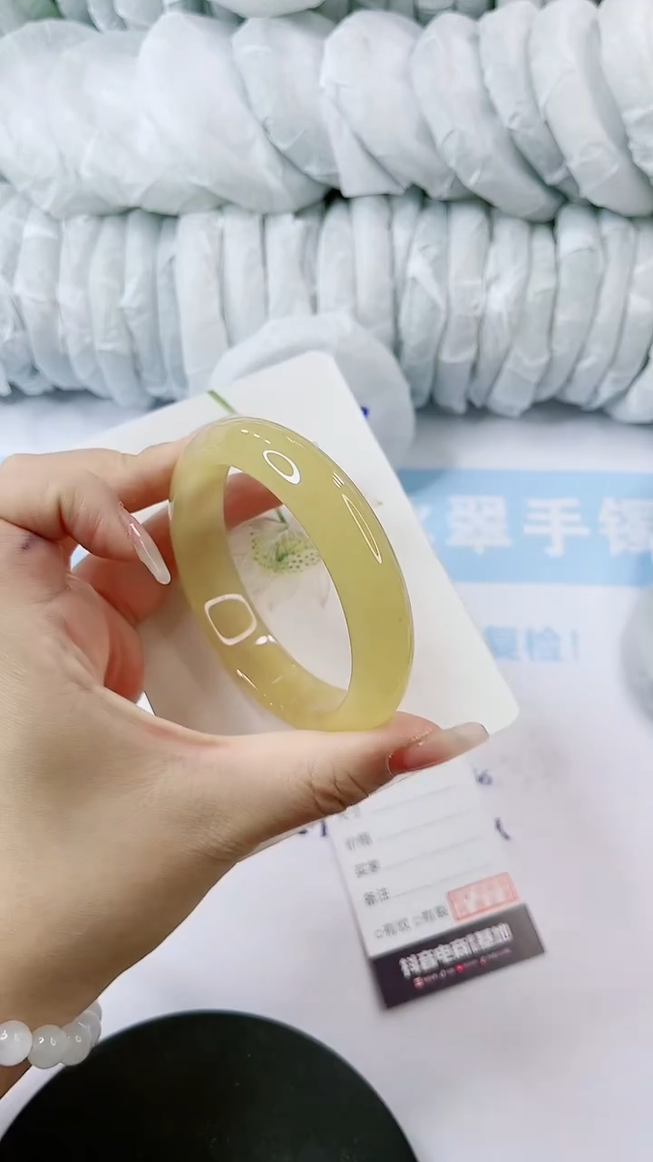 【闪购商品】石英质玉手镯未镶嵌0817091699-多样性发货