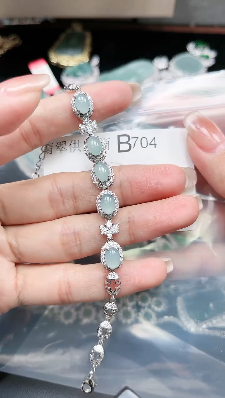 【闪购商品】翡翠颈饰未镶嵌704赠皮绳