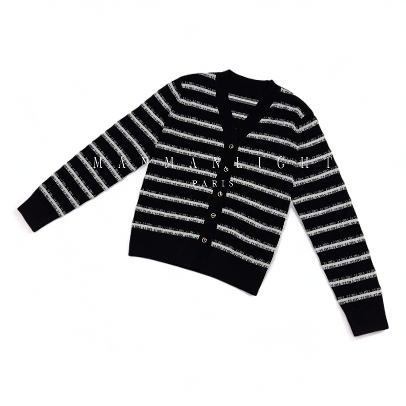 【漫漫轻奢】早秋款百搭显瘦撞色条纹小香风V领长袖开衫