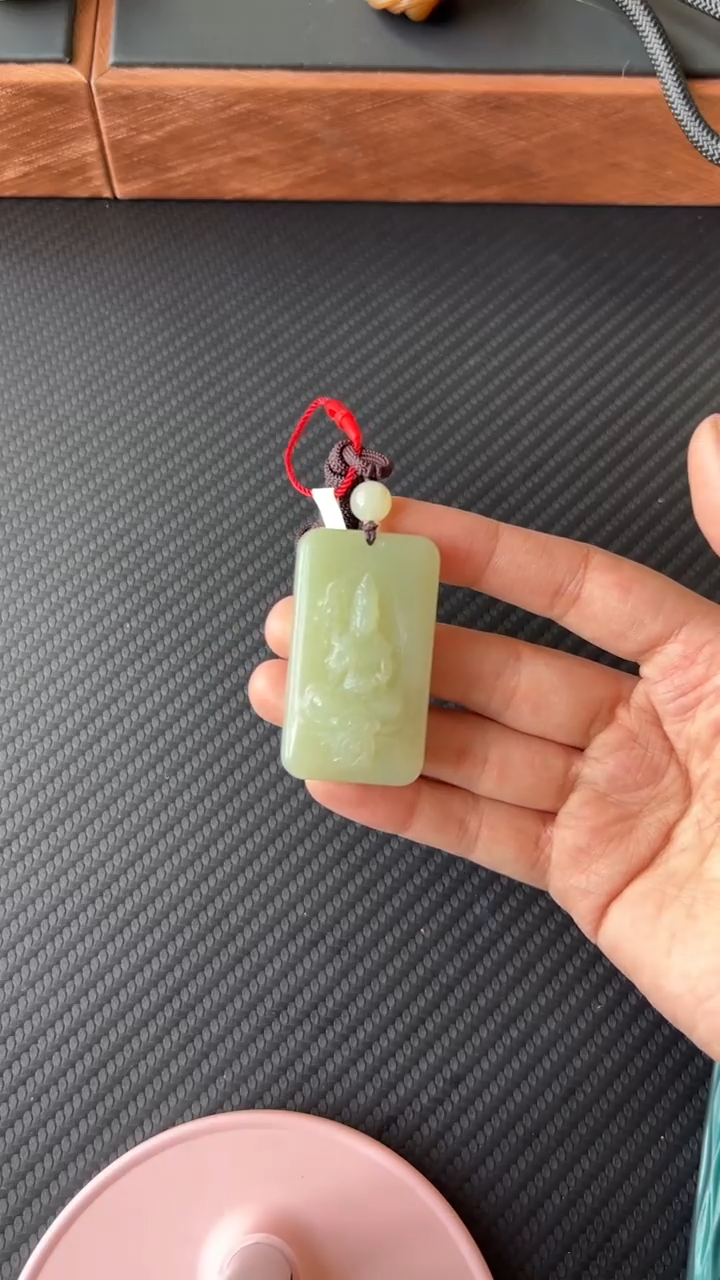 【闪购商品】和田玉吊坠(赠链)未镶嵌且末微色差迪克兰二细