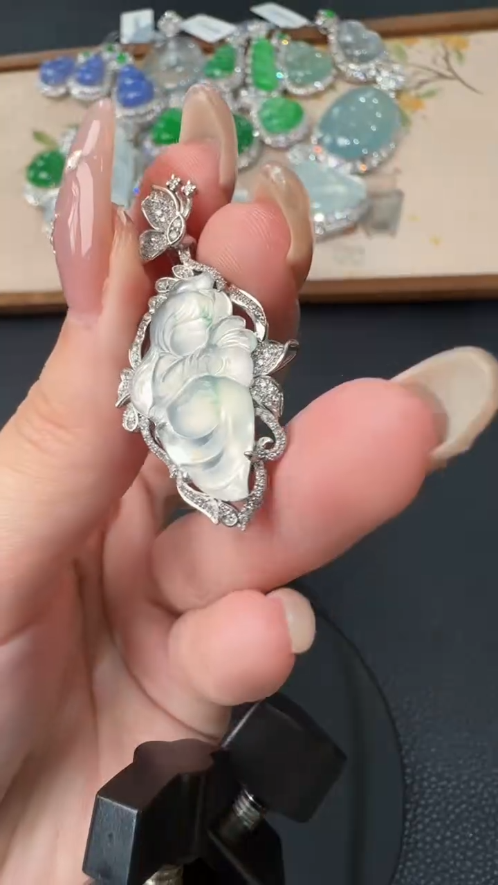 【闪购商品】翡翠吊坠(不含链)18K金镶嵌74