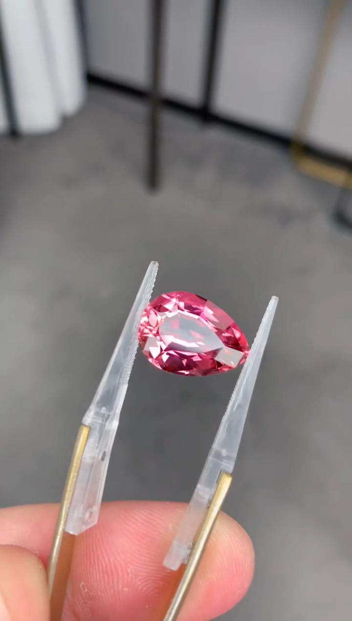 【闪购商品】碧玺裸石未镶嵌8.2ct 粉碧玺