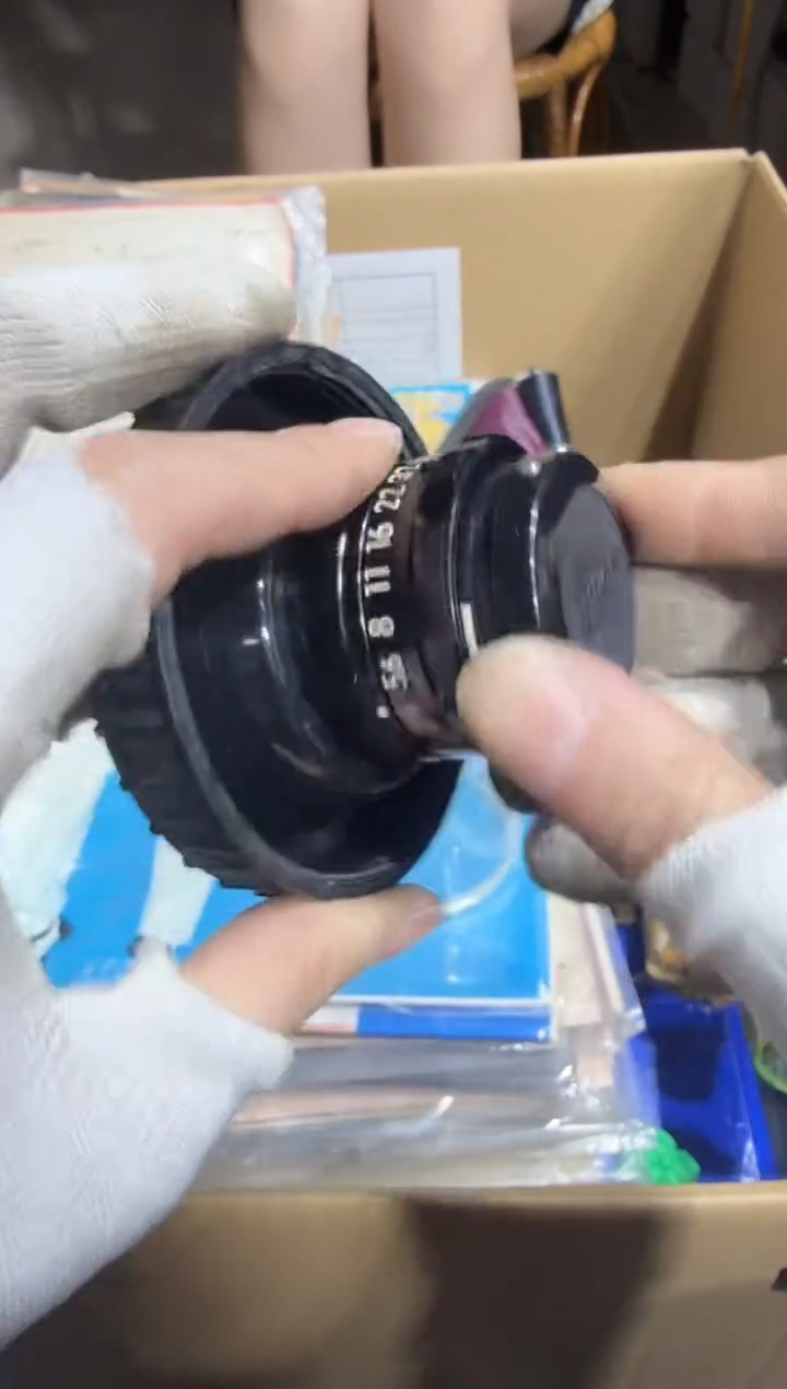 瓷片b**哇  856中古商品，瑕疵品，不保好坏。