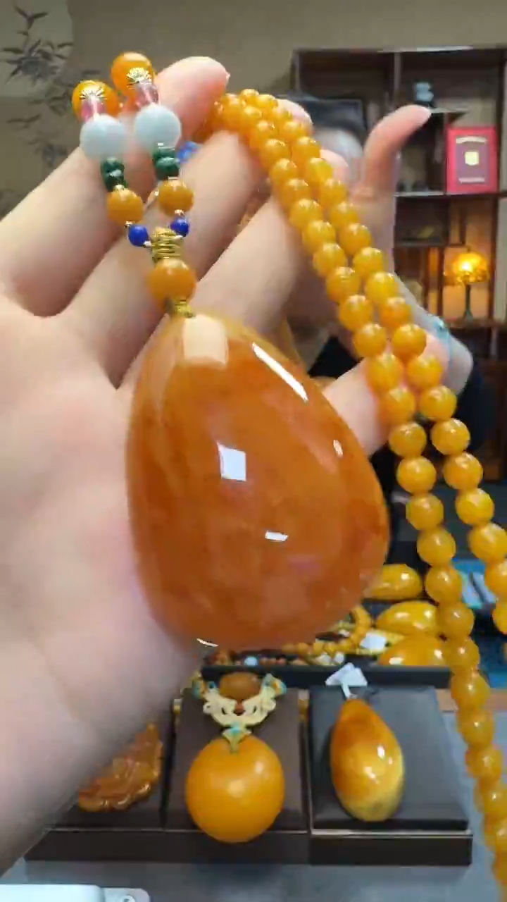 蜜蜡吊坠(赠链)未镶嵌天然保真蜜蜡水滴套装
