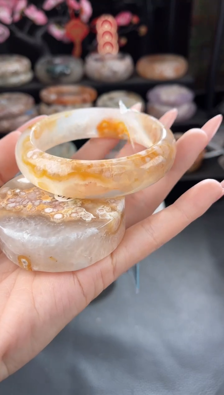 【闪购商品】石英质玉手镯未镶嵌60