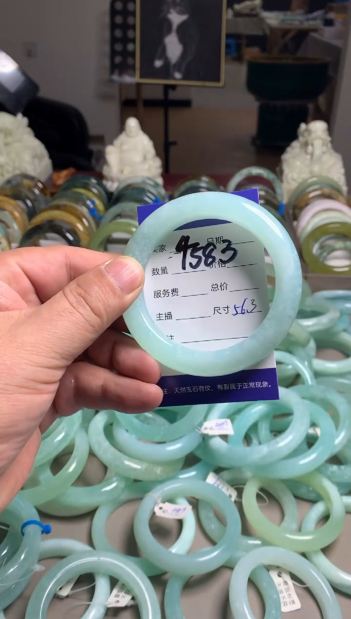 【闪购商品】蛇纹石玉手镯未镶嵌4583