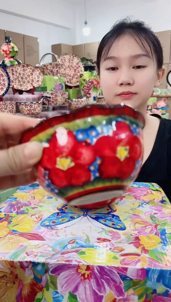 瓷琉璃红-5英寸红花边碗十个装