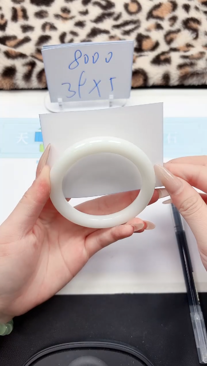 【闪购商品】石英质玉手镯未镶嵌110-62