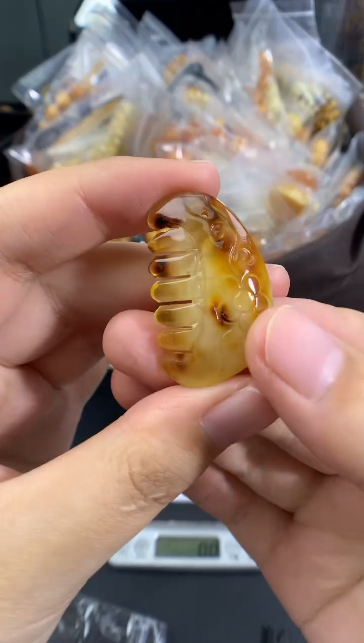 蜜蜡未镶嵌珠宝奇石1