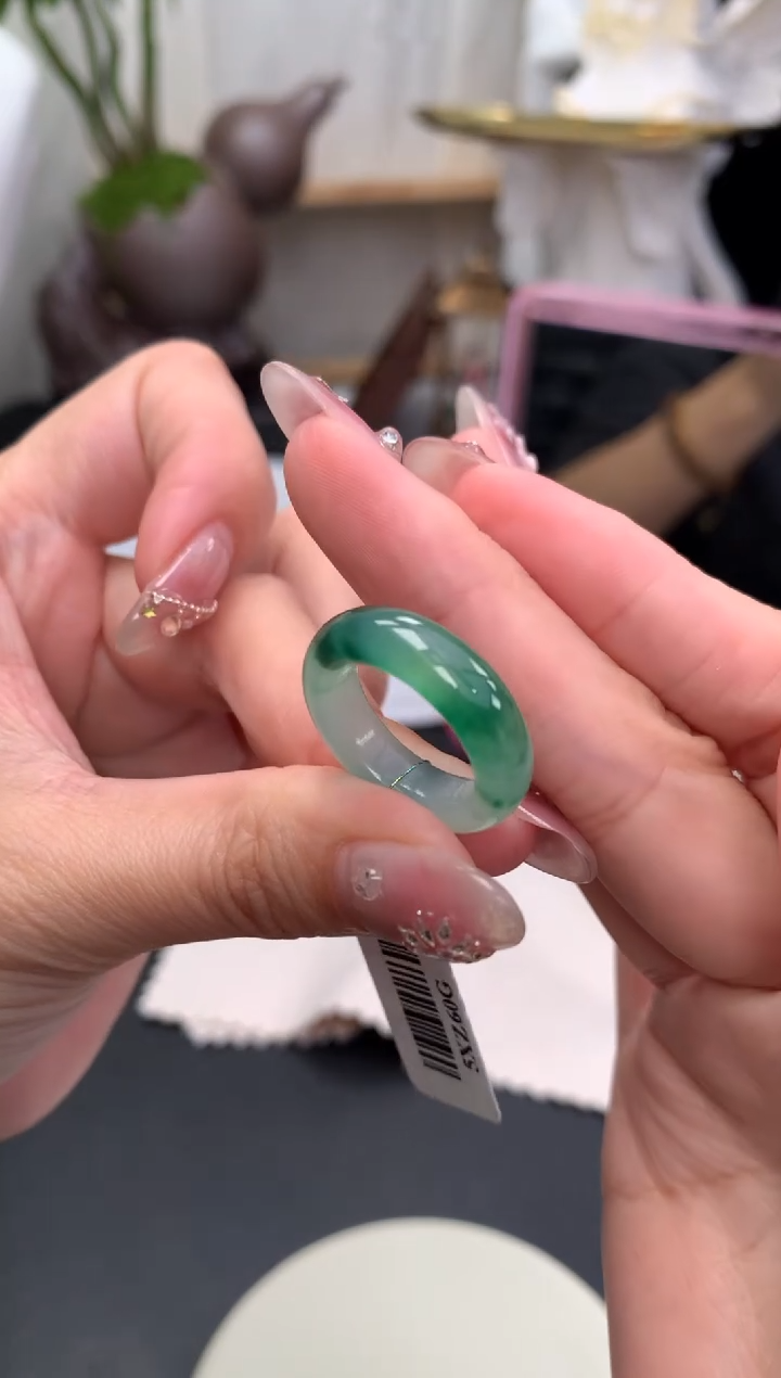 未镶嵌定制翡翠48小时鉴赏期 退货不扣服务费