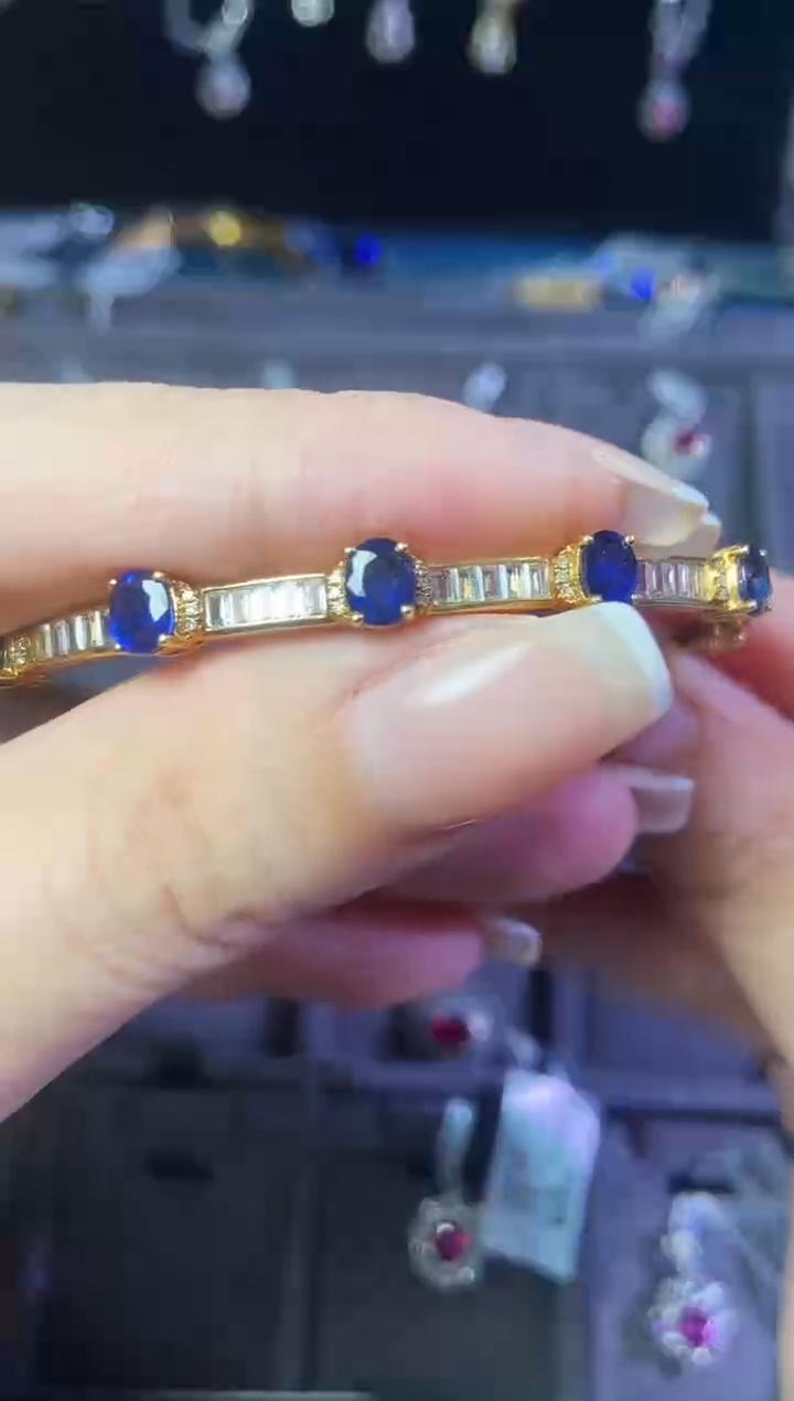 蓝宝石手镯18K金镶嵌多样性发@@