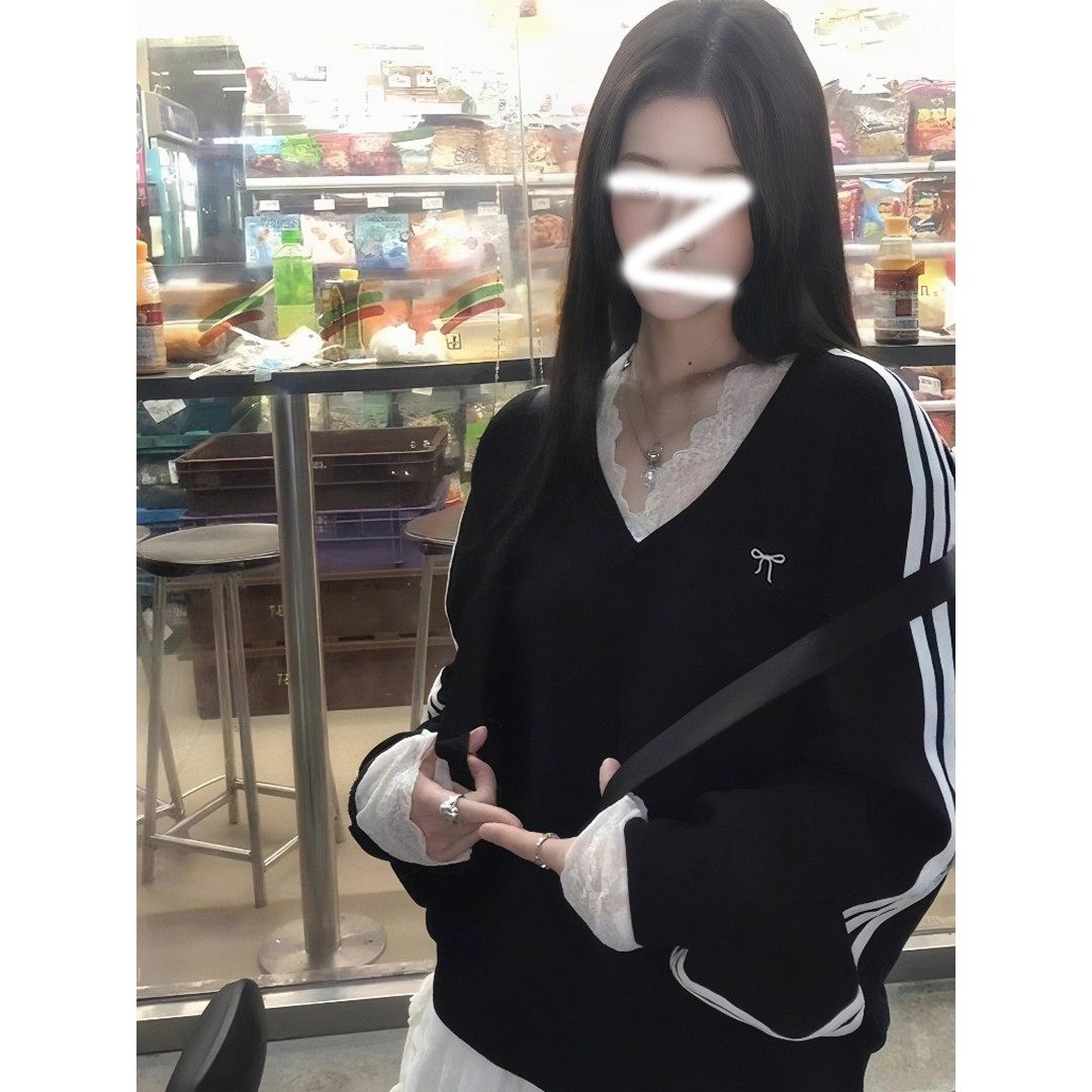 YWBY【抖音双11】韩系秋V领卫衣长袖女蕾丝刺绣拼接时尚设计感上衣