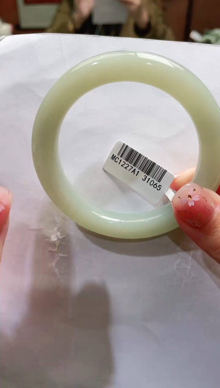 【闪购商品】和田玉手镯未镶嵌55+