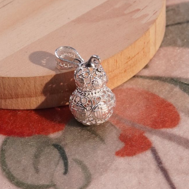 吊坠足银 苗人匠银坊 足银纯手工 传统民族风 莲花宝座葫芦吊坠 