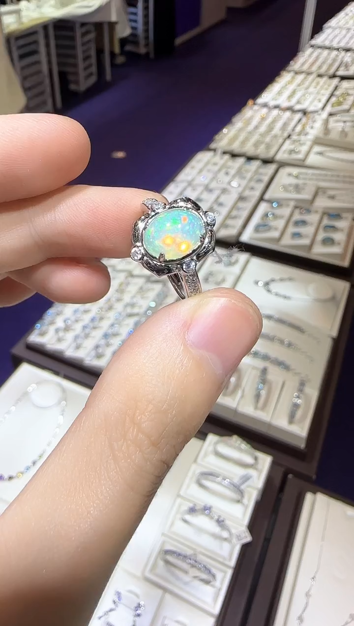 【闪购商品】欧泊珠宝奇石银S925镶嵌9*7mm简约