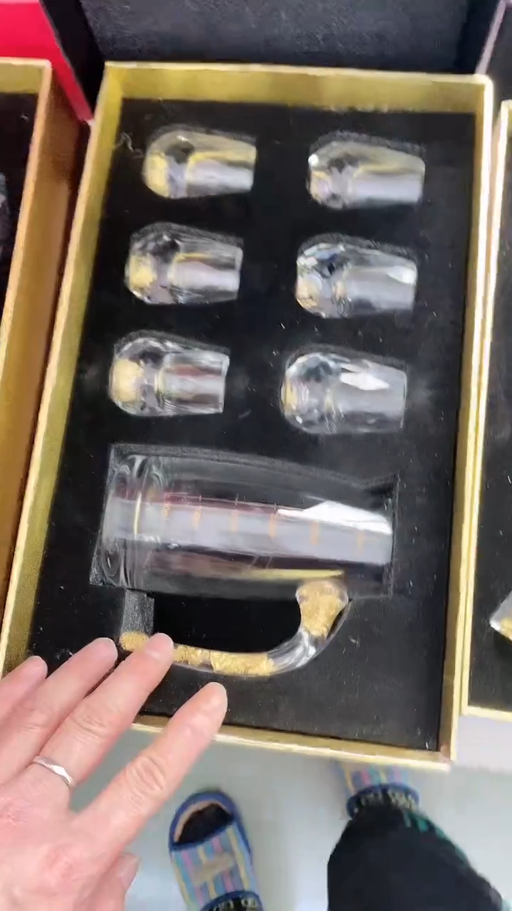 瓷片锅碗瓢盆一件不留@@1