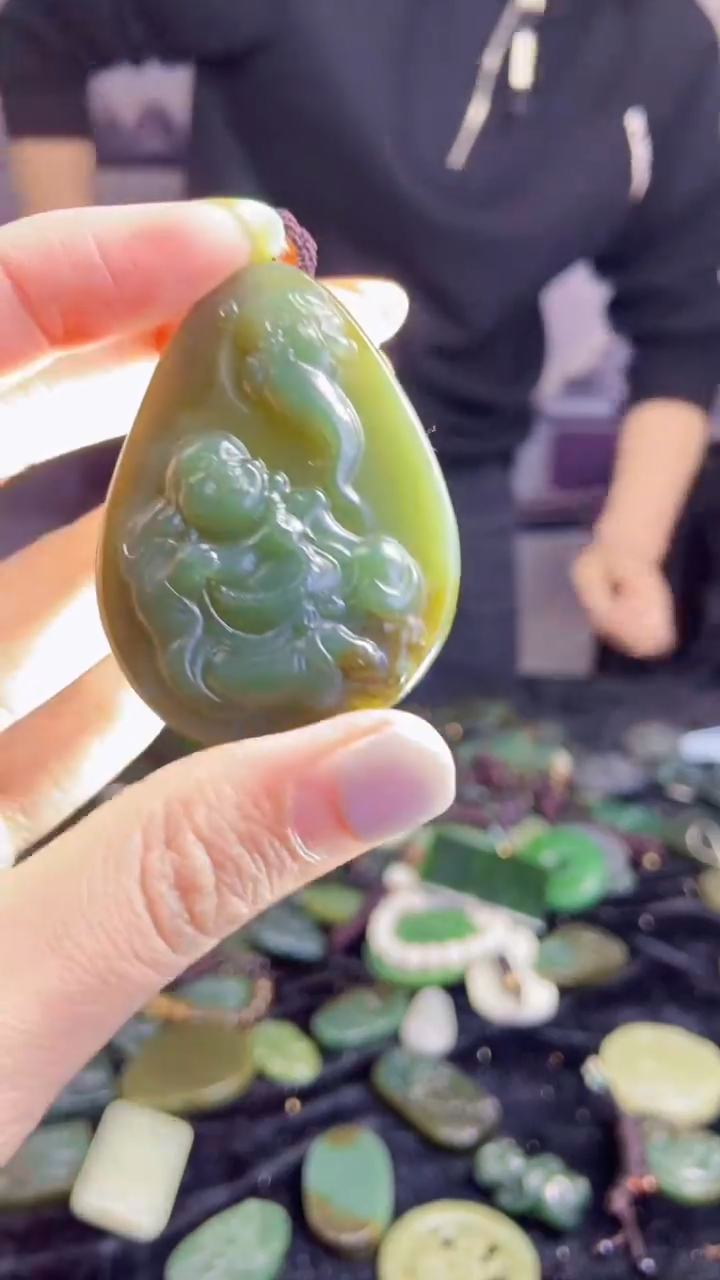 颈饰未镶嵌和田玉1