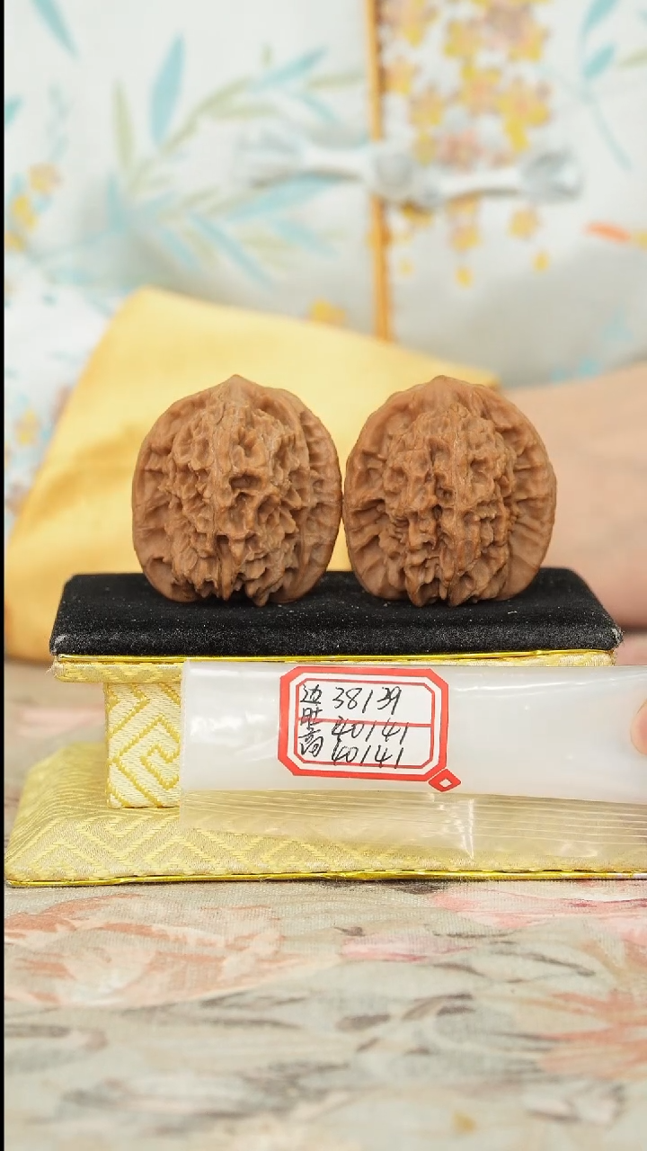 【闪购商品】文玩核桃把件非嫁接马老四