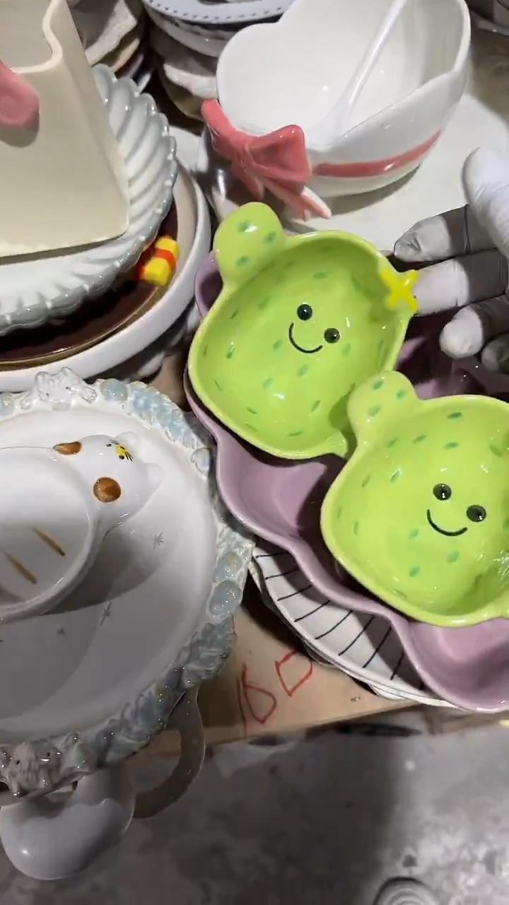 陶瓷2个仙人掌碗微瑕 凑满20元包邮