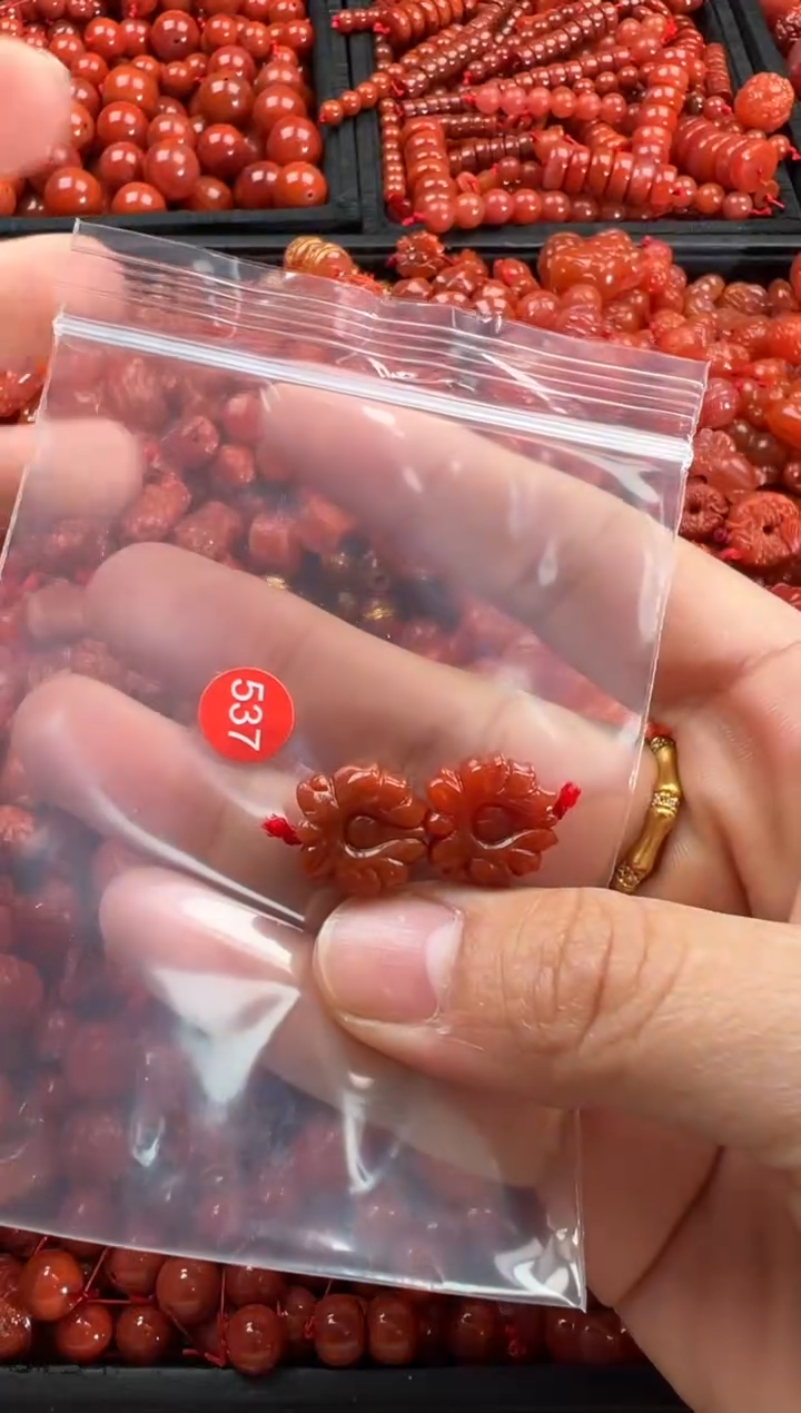 【闪购商品】南红玛瑙颈饰未镶嵌1