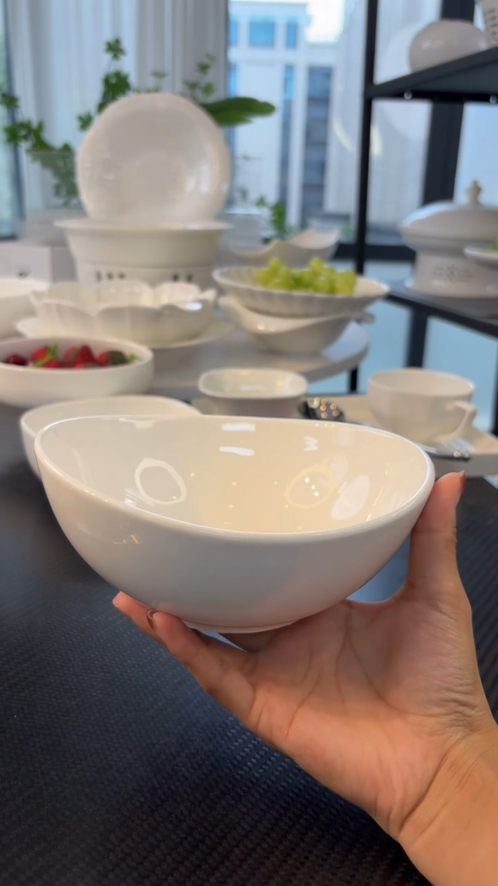 白瓷6.5寸元宝碗大碗瓷碗