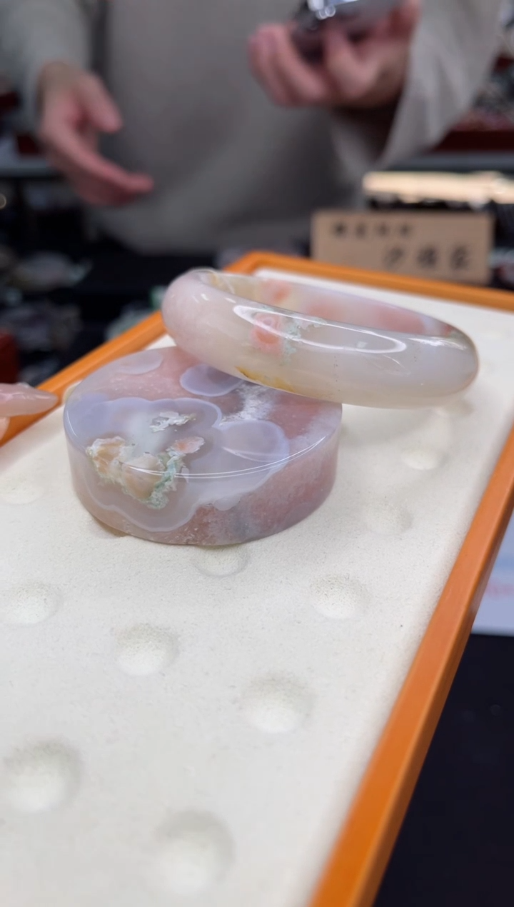 【闪购商品】石英质玉手镯未镶嵌58圈口（赠品镯心）3931247