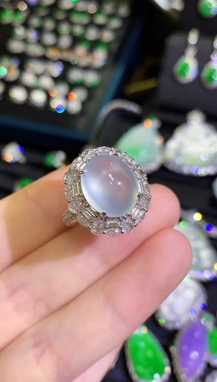 【闪购商品】翡翠戒指18K金镶嵌玻璃种蛋面不封底