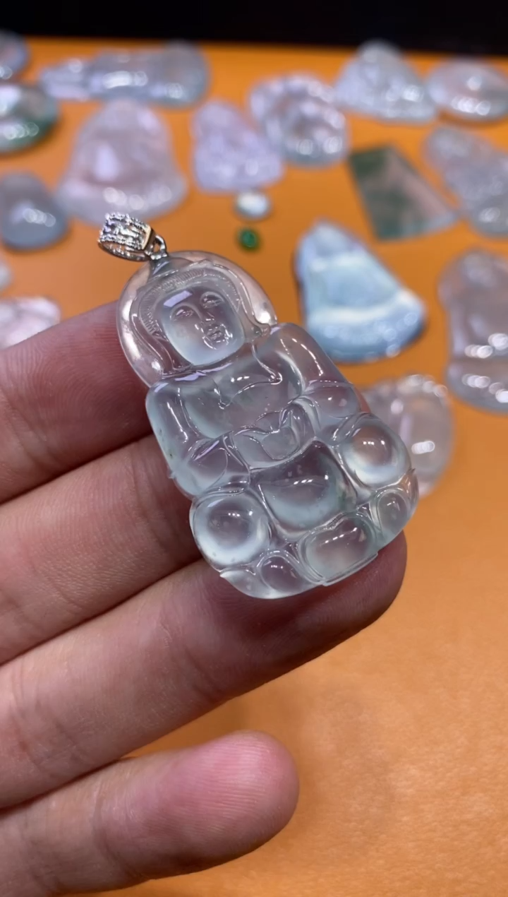 【闪购商品】翡翠吊坠(不含链)18K金镶嵌观音13800