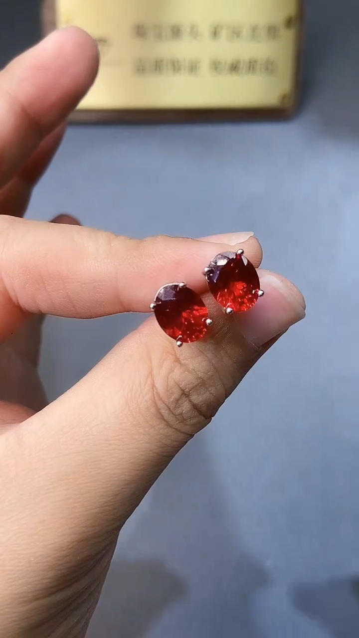 【闪购商品】红宝石耳饰银S925镶嵌354