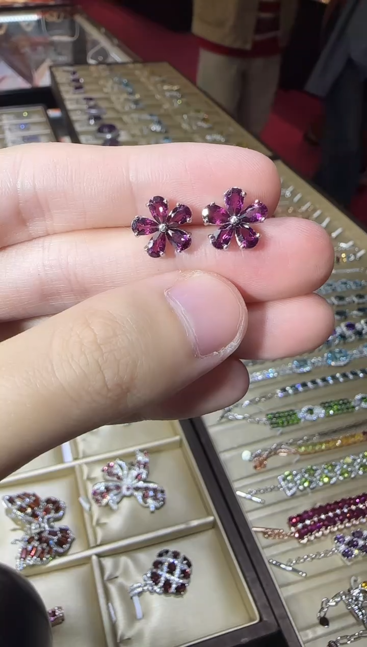 银S925镶嵌耳饰石榴石（紫牙乌）耳钉13mm