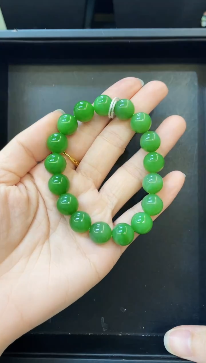 未镶嵌手串和田玉多样性发一