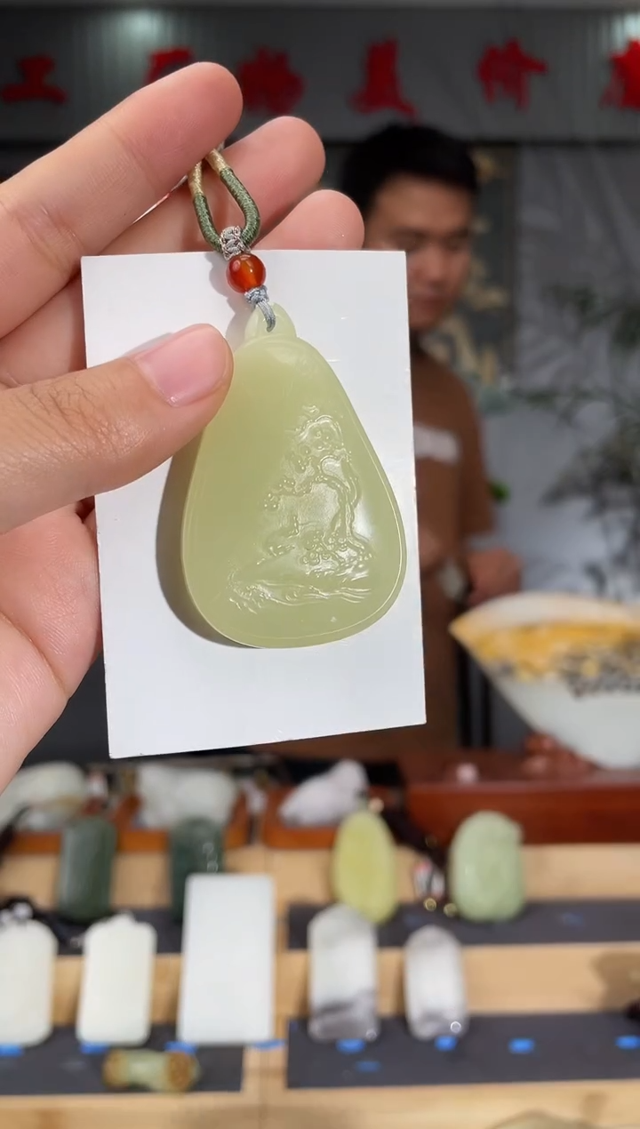 和田玉未镶嵌颈饰1