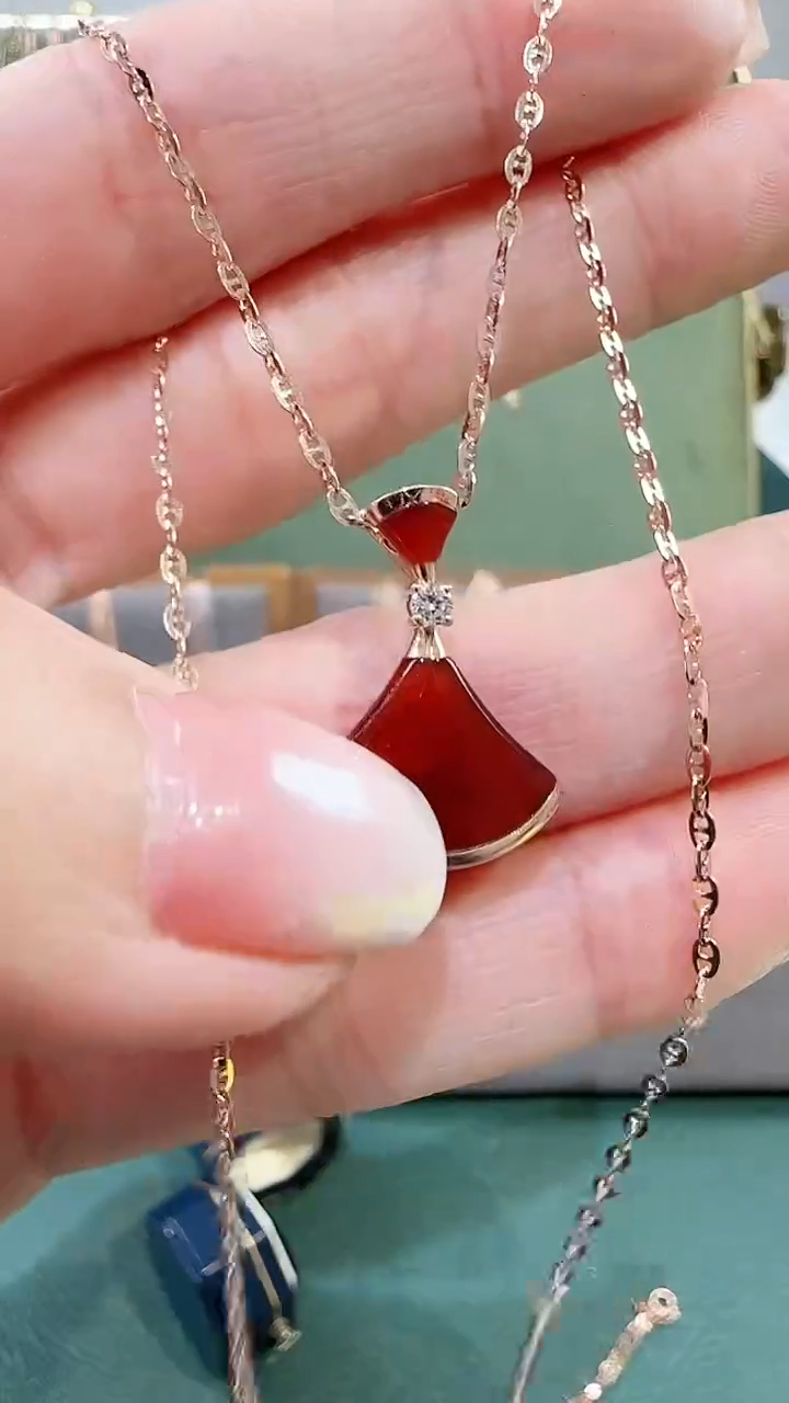 【闪购商品】玛瑙/玉髓吊坠(不含链)18K金镶嵌18K金钻石裙子吊坠